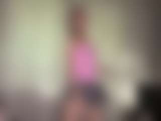 Bella's Live Sex Cam Show