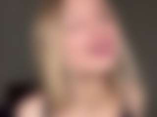 Bella's Live Sex Cam Show