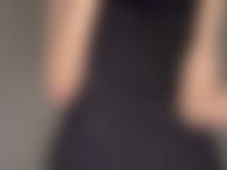 Bella's Live Sex Cam Show