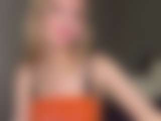 Live cam show with Bella - Smoking on Dare Cams