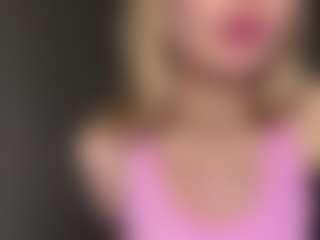 Live cam show with Bella - Fetish on AdultVida.com