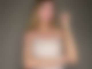 Bella's Live Sex Cam Show