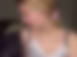 Bella's Live Sex Cam Show