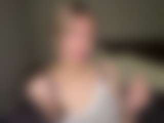 Bella's Live Sex Cam Show