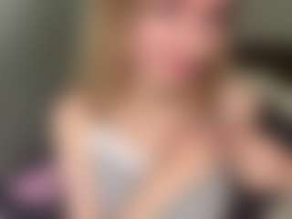 Bella's Live Sex Cam Show
