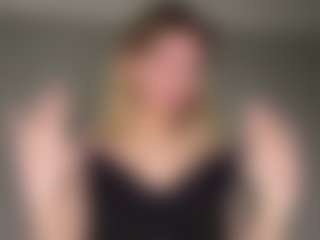Bella's Live Sex Cam Show