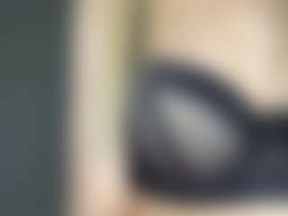 Live cam show with Bella - Green Eyes on camwithhim.com