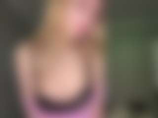 Bella's Live Sex Cam Show