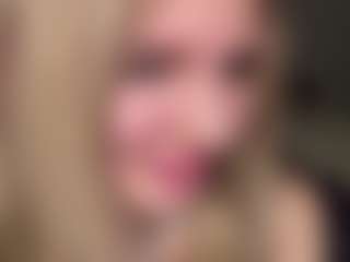 Bella's Live Sex Cam Show