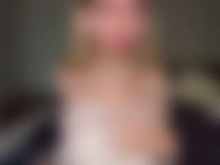 Bella's Live Sex Cam Show