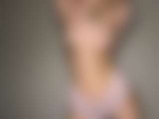Bella's Live Sex Cam Show