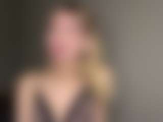 Bella's Live Sex Cam Show