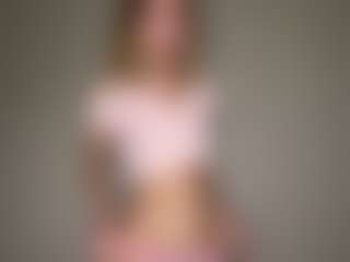 Bella's Live Sex Cam Show