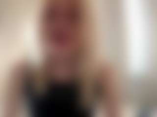 Live cam show with Sophie - Flashing on Camsoda