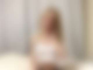 Live cam show with Sophie - Blonde Hair College on Hubzter Live