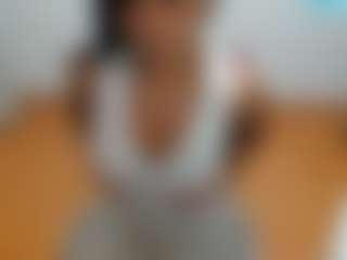 Live cam show with SoftBreezeAmy - Skinny on Free Soda