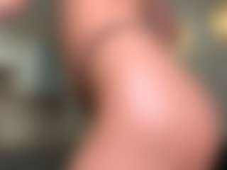Live cam show with ToshiaKlemencic - Shaved Pussy on Camsoda