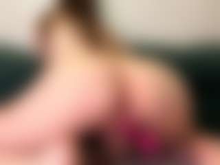Live cam show with ToshiaKlemencic - Small Tits on liverealitysex.com