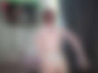 Live cam show with Ariana - Moaning on fuck-show.com