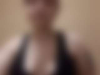 Live cam show with CathyGeffken - Flashing on Camsoda