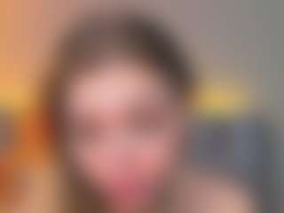 Live cam show with HottyAlba - Solo on liverealitysex.com