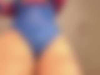 Live cam show with Meganlux - Thin on Camming Site