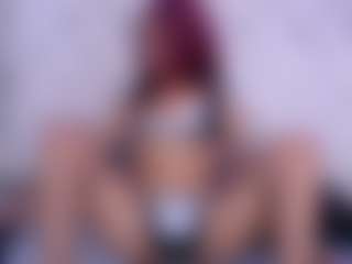 Live cam show with Mia-Palmeer - Petite on Camsoda