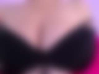 Live cam show with Paris-Harper - Facial Piercings on Camsoda