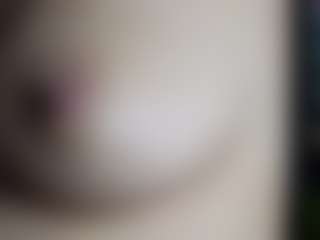 skinnylittlemilff MILF webcam performer live streaming