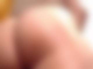 Live cam show with SophieSmall - New Teen (18+) on Camsoda