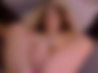 Live cam show with Stefymoore7 - Oil on Cam Slut