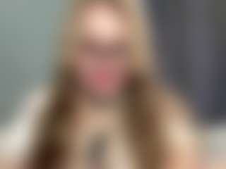 Live cam show with VeliaCaricofe - Blowjob Mature on Camsoda