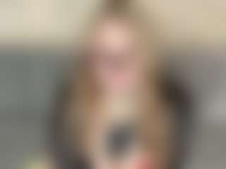 Live cam show with VeliaCaricofe - Public MILF on crypto-cams