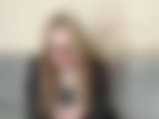 Live cam show with VeliaCaricofe - Public MILF on Mixed Magazine Live