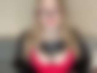 Live cam show with VeliaCaricofe - Granny Squirt on Camsoda