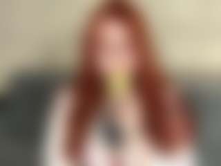 Live cam show with VeliaCaricofe - Blonde Hair MILF on livesuperchat.net