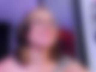 Live cam show with Alaska-Rose - Blonde Hair Petite on Camming Site