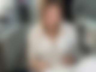 Live cam show with Elizabeth - Brown Hair on Mixed Magazine Live
