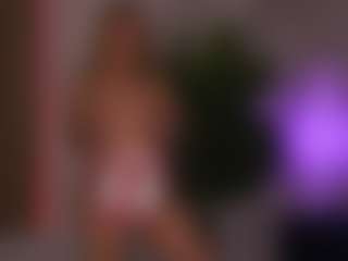 CandyRushhh's Live Sex Cam Show