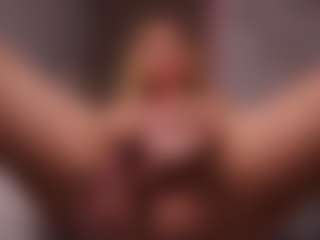 CandyRushhh's Live Sex Cam Show