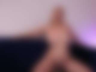 Live cam show with CandyRushhh - Anal Toys on Camsoda
