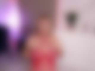 CandyRushhh MILF webcam performer live streaming