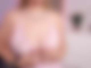 CandyRushhh's Live Sex Cam Show