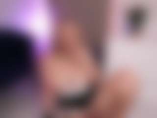 CandyRushhh's Live Sex Cam Show