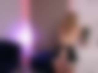 CandyRushhh's Live Sex Cam Show
