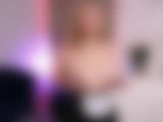 CandyRushhh's Live Sex Cam Show