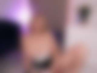 CandyRushhh's Live Sex Cam Show