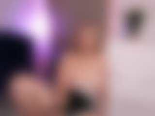 CandyRushhh's Live Sex Cam Show