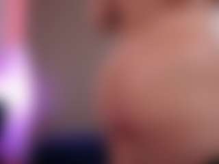 CandyRushhh's Live Sex Cam Show