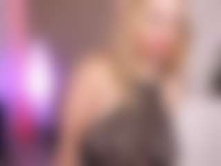 CandyRushhh's Live Sex Cam Show